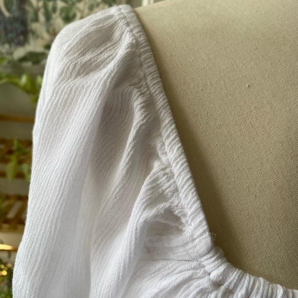 Puff sleeves crop top feminine vibe size M  slim fit - Picture 3 of 9